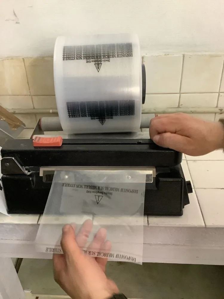 Thermosoudeuse médicale / dentaire pour sachets de stérilisation + rouleau