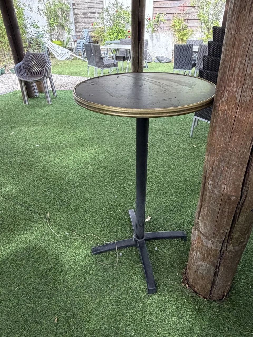 Tables hautes / mange-debout – 2 modèles au choix – prix identique