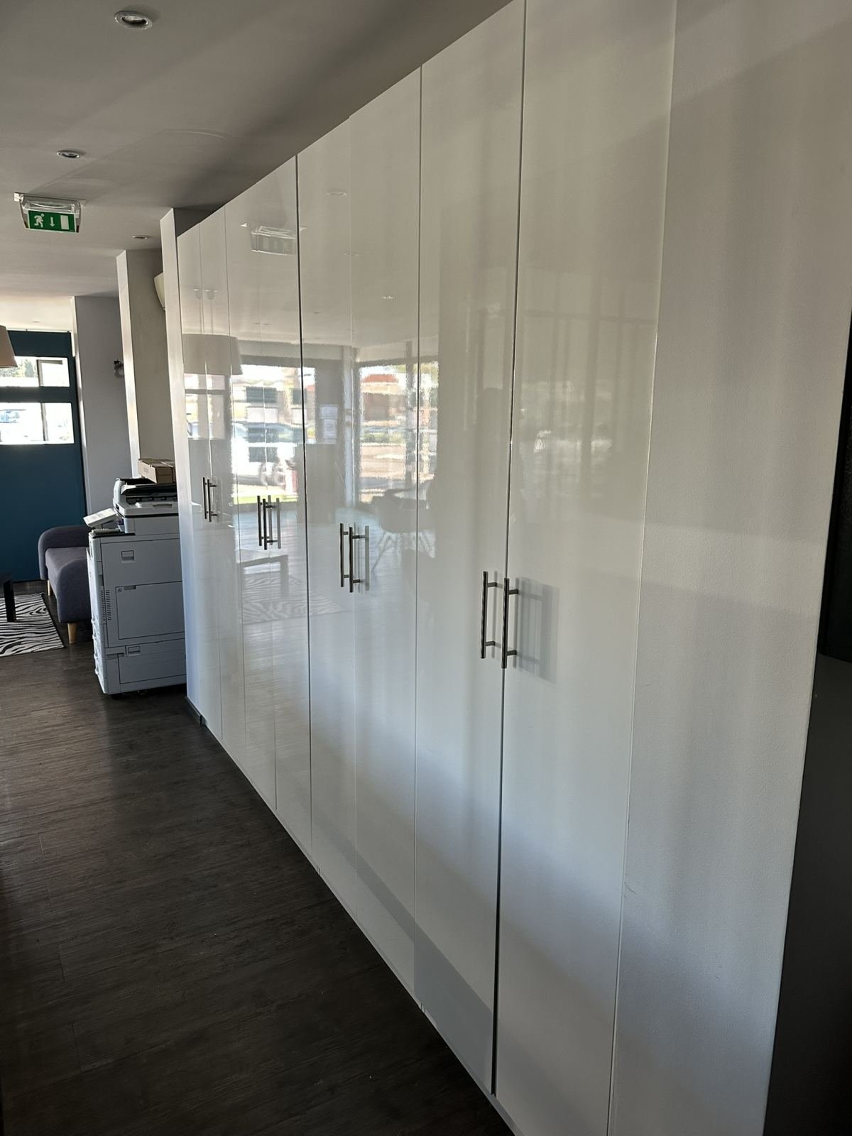 Armoire de rangement Leroy Merlin blanc brillant – comme neuve – 2 m / 2,20 m
