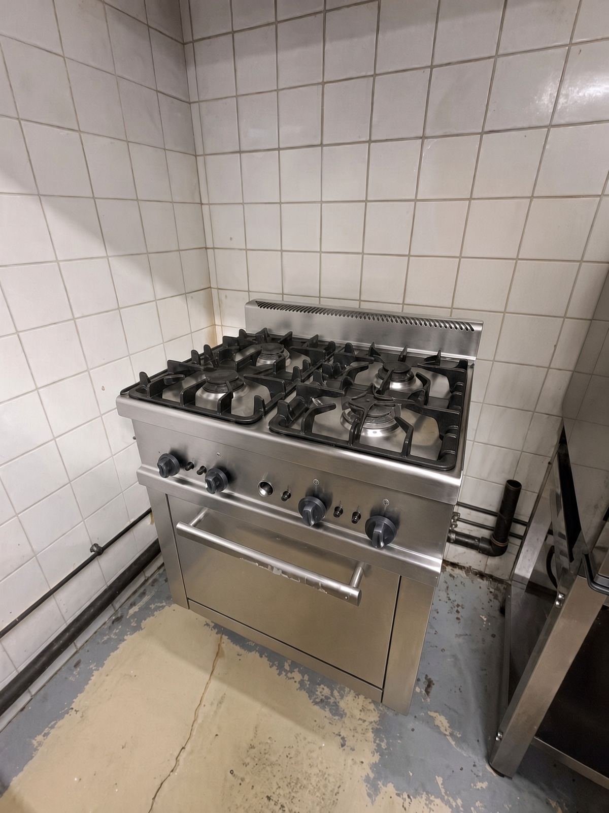Fourneau gaz de ville 4 feux sur placard inox