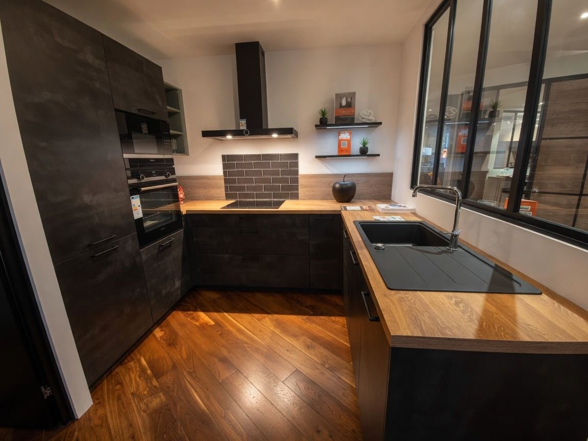 Cuisine neuve avec éléctroménager