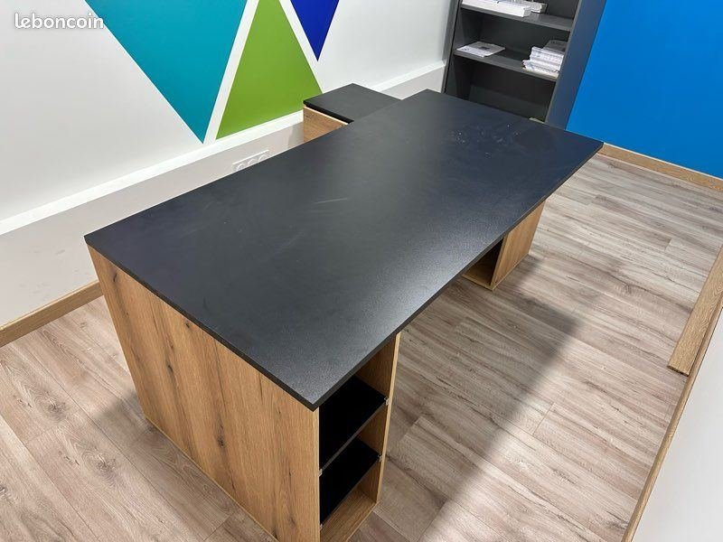 Bureau d’angle avec tiroir