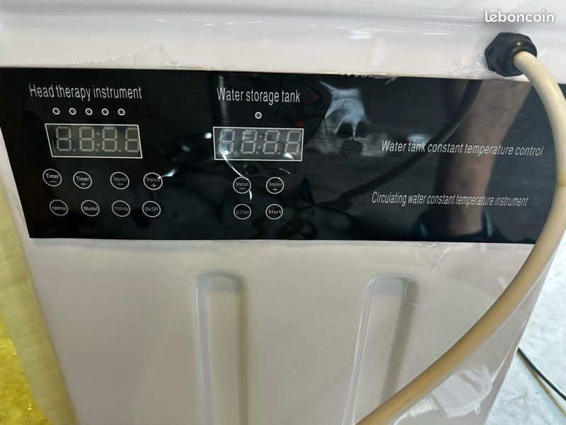 Head spa en très bon état avec peignes