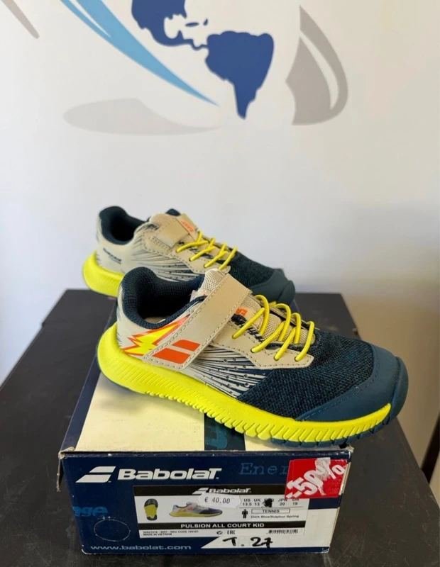 Paire de chaussure babolat neuve taille 27