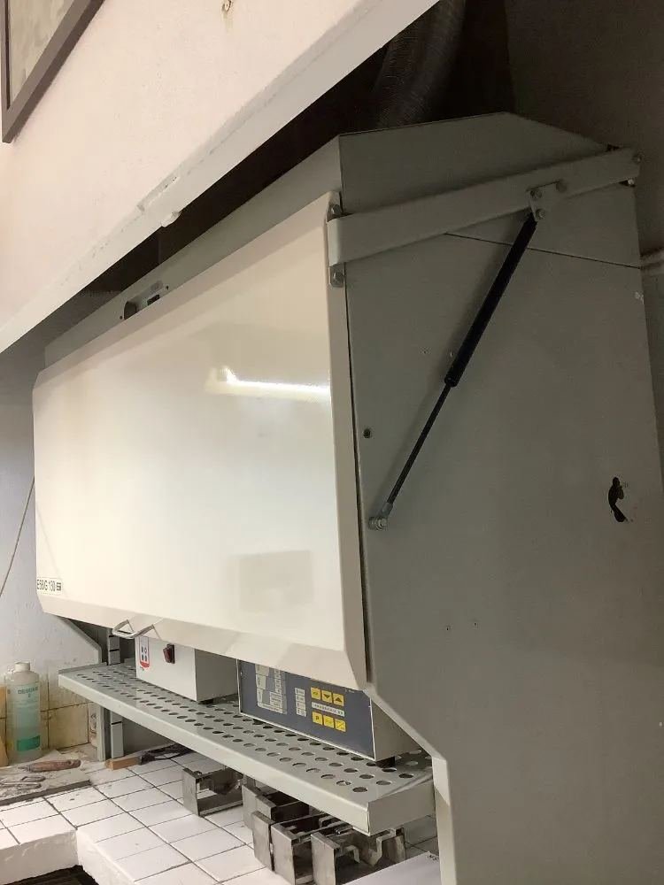Hotte aspirante ERIO E58/G130 – filtres + vérin neufs – laboratoire dentaire
